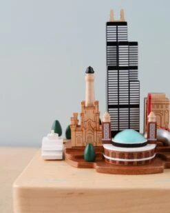 Chicago Wooden Music Box -KidKraft Shop 2J2A1204