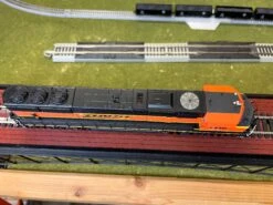 Athearn ATHG75627 HO G2 SD60M-3 Tri-Clops/DCC/SND, BNSF #1416 10 Athearn ATHG75627 HO G2 SD60M-3 Tri-Clops/DCC/SND, BNSF #1416 -KidKraft Shop IMG 6638