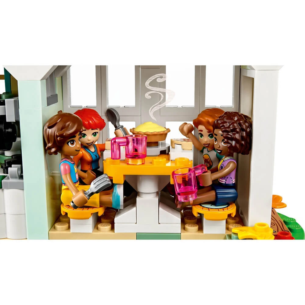 LEGO® Friends Autumn's House 853 Piece Building Kit (41730) 10 LEGO® Friends Autumn's House 853 Piece Building Kit (41730) - Image 10